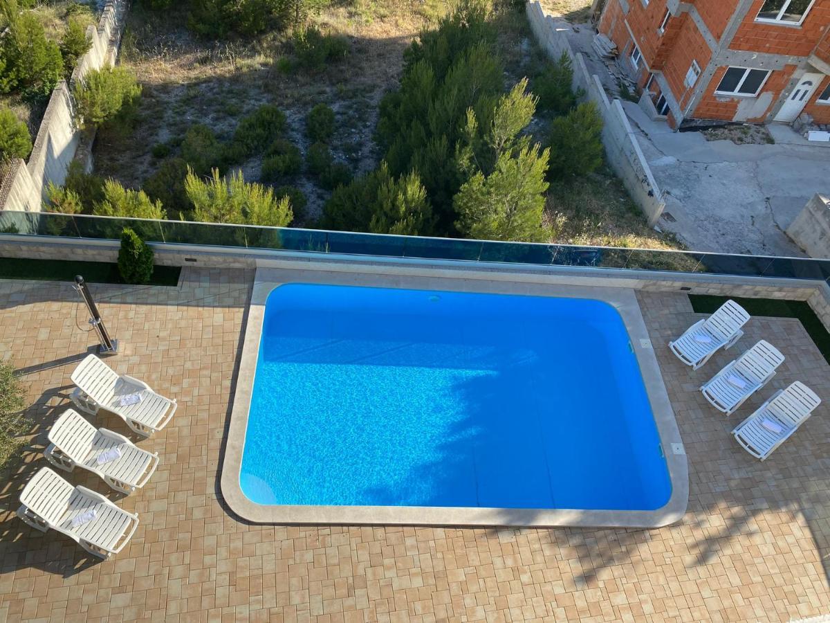 Apartments Matanovi Dvori Макарска Екстериор снимка