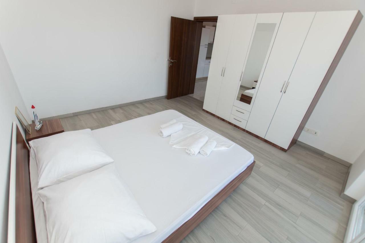 Apartments Matanovi Dvori Макарска Екстериор снимка